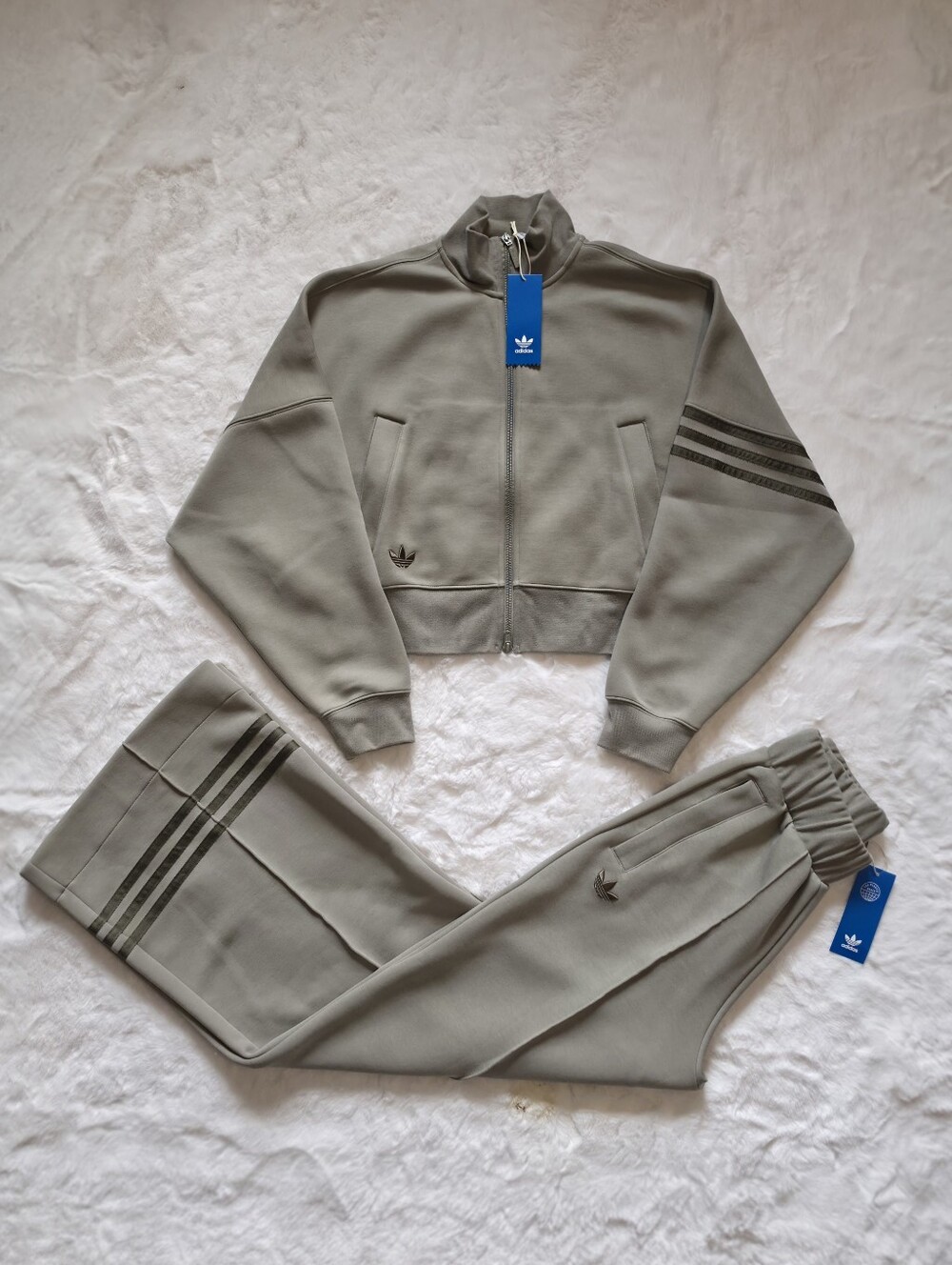 NWT Adidas Originals Women's Neuclassics Tracksuit | Olive Green, XS